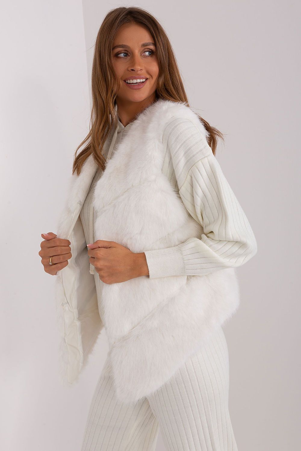 vest model 187564 AT
