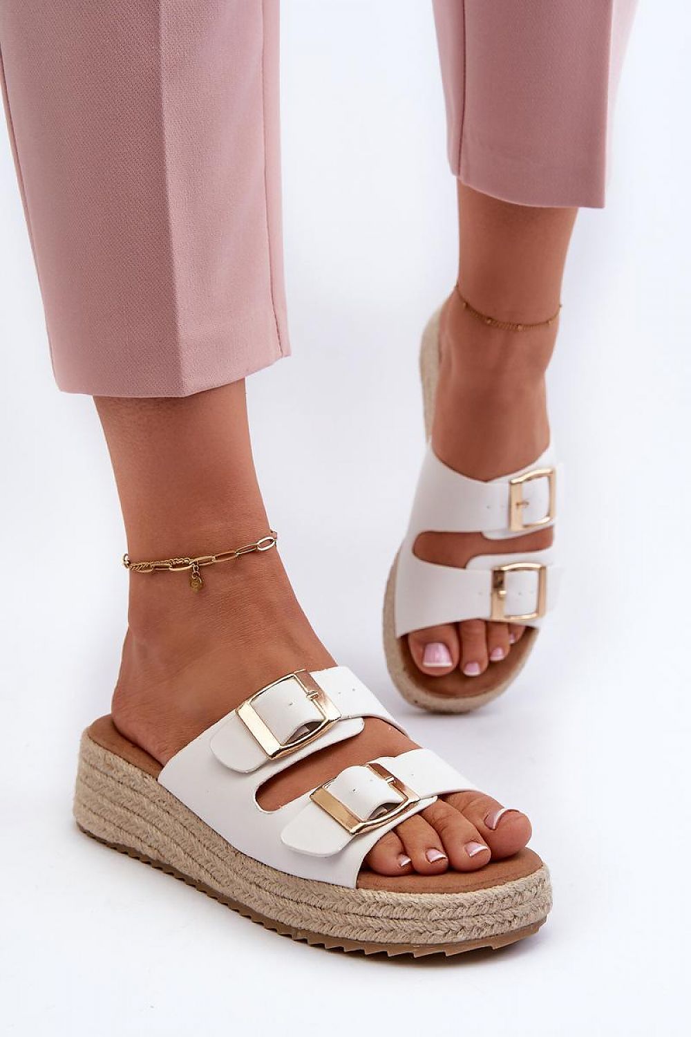 slippers model 197419 Step in style