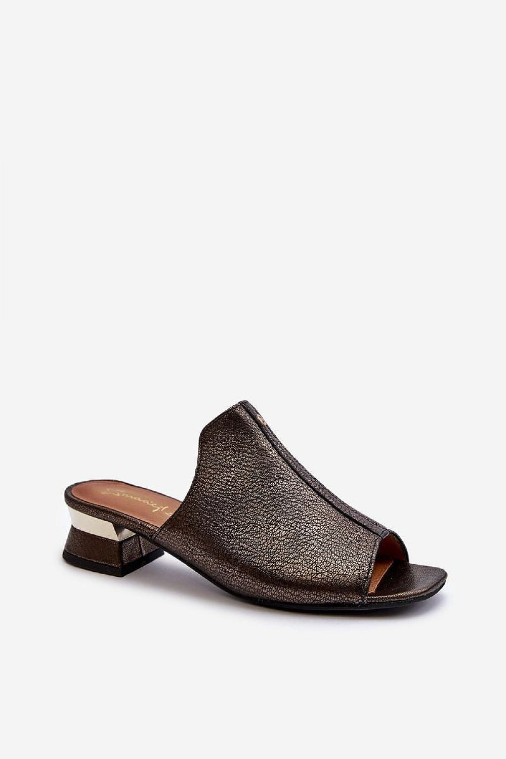 slippers model 198143 Step in style