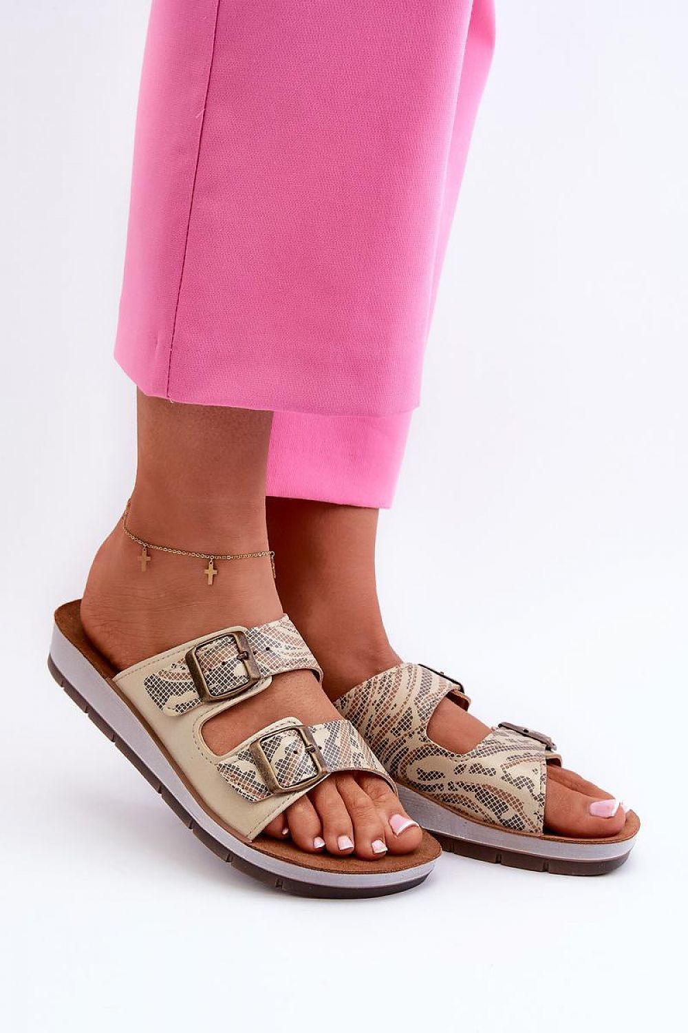 slippers model 198165 Step in style