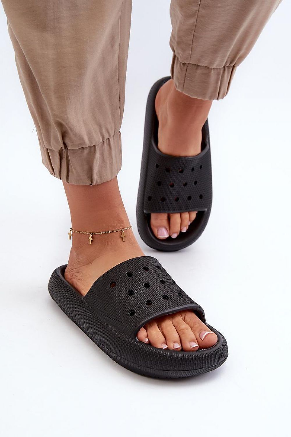 slippers model 198174 Step in style