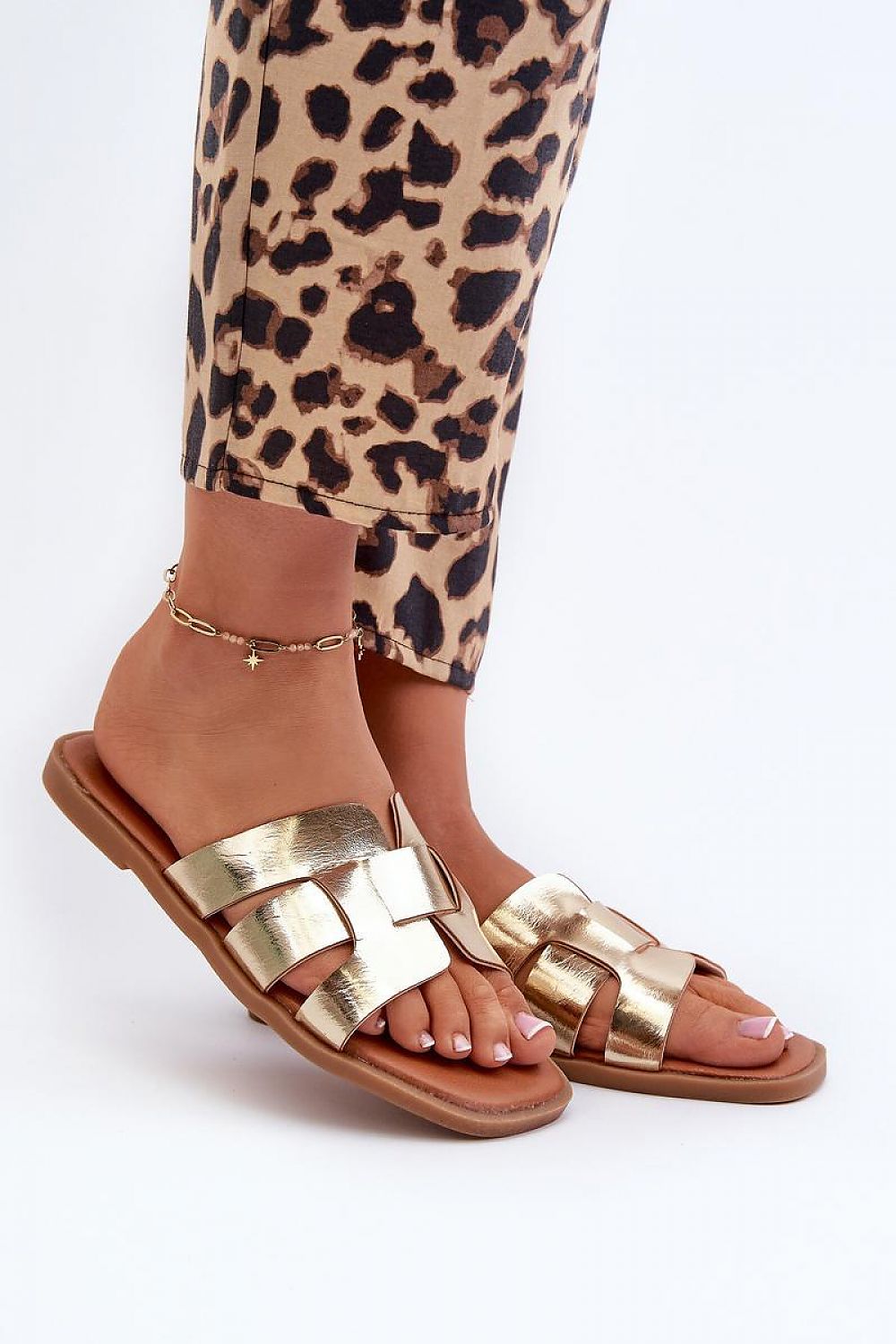 slippers model 198181 Step in style