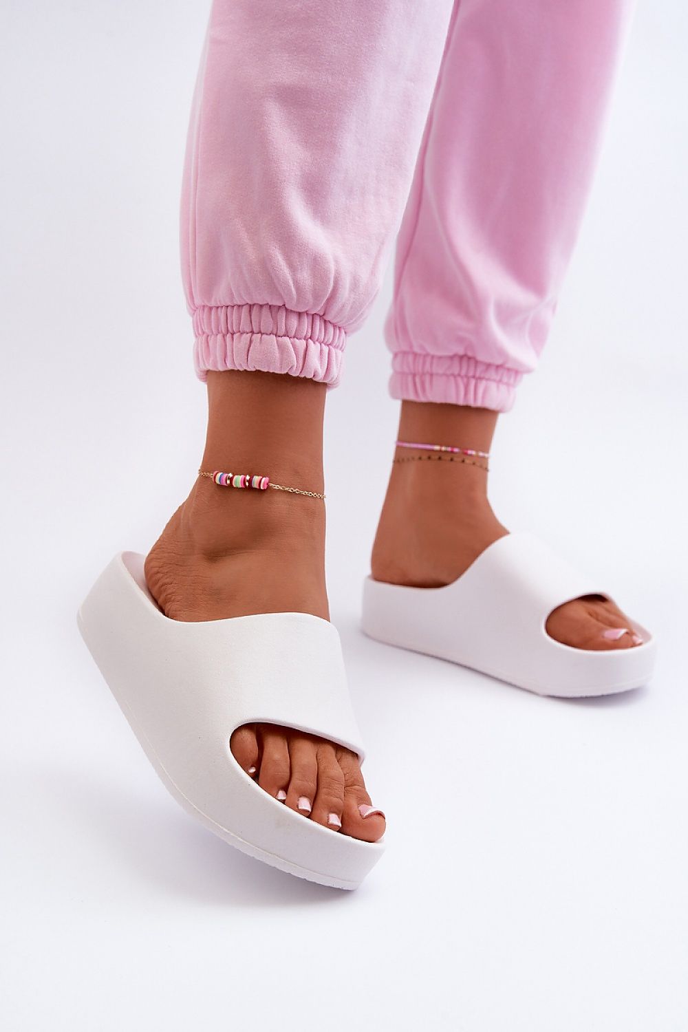 slippers model 198279 Step in style