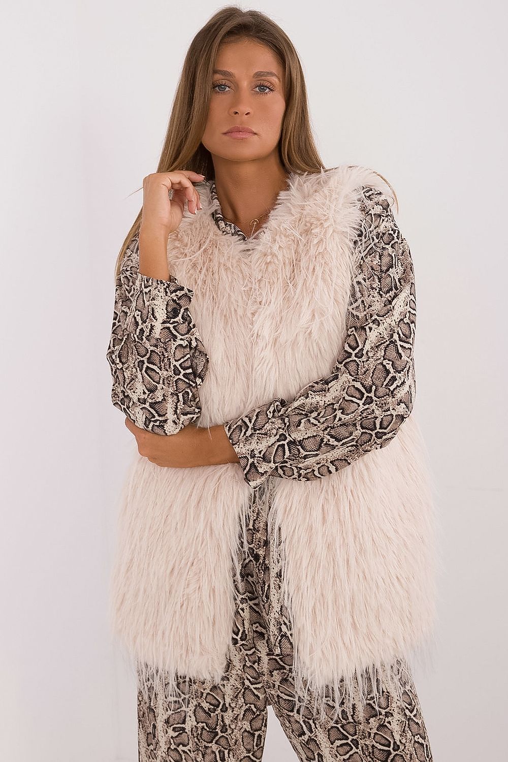 vest model 199763 AT