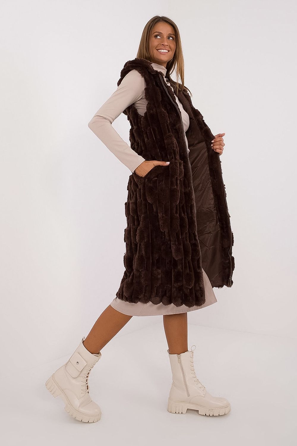 vest model 199773 AT