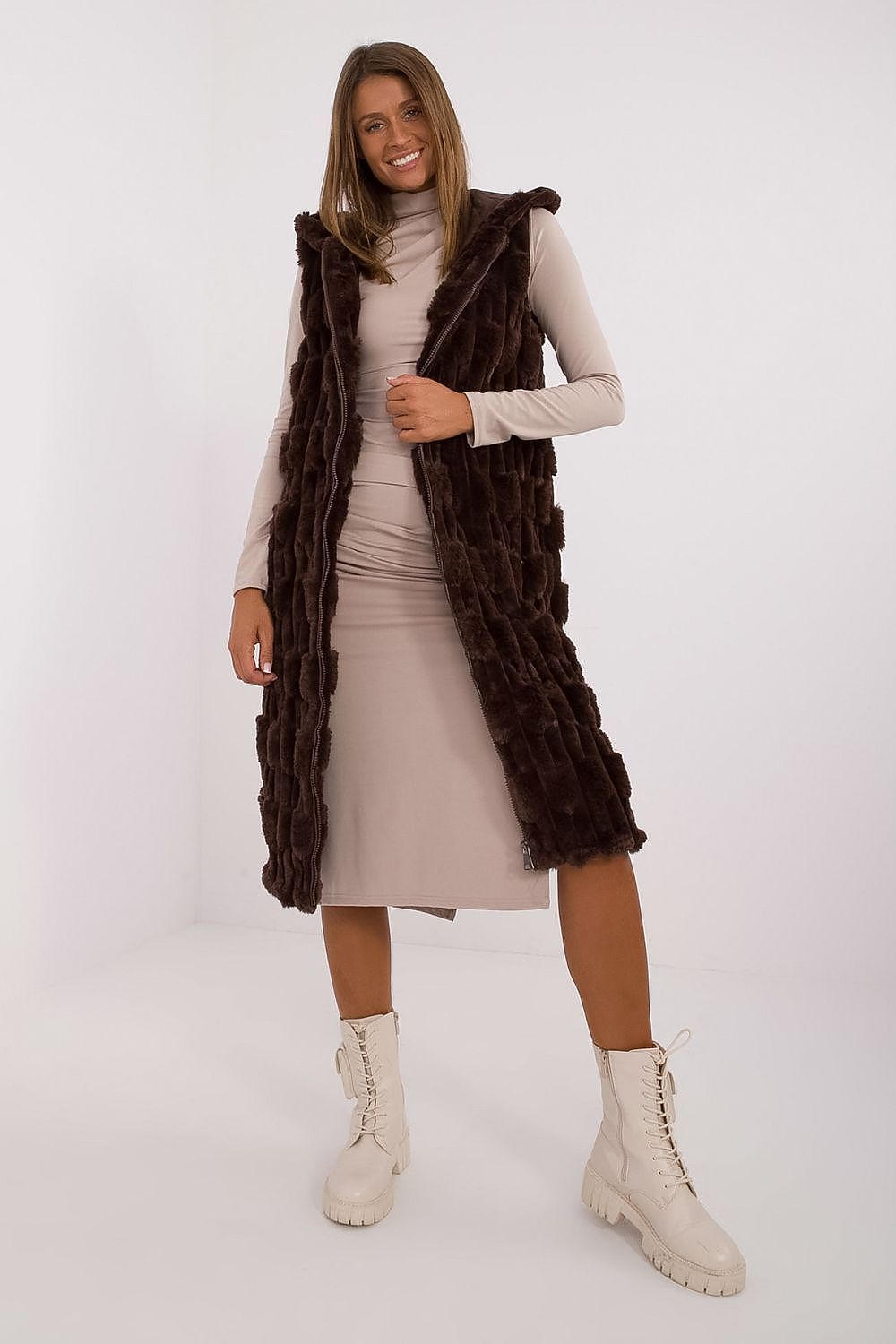 vest model 199773 AT