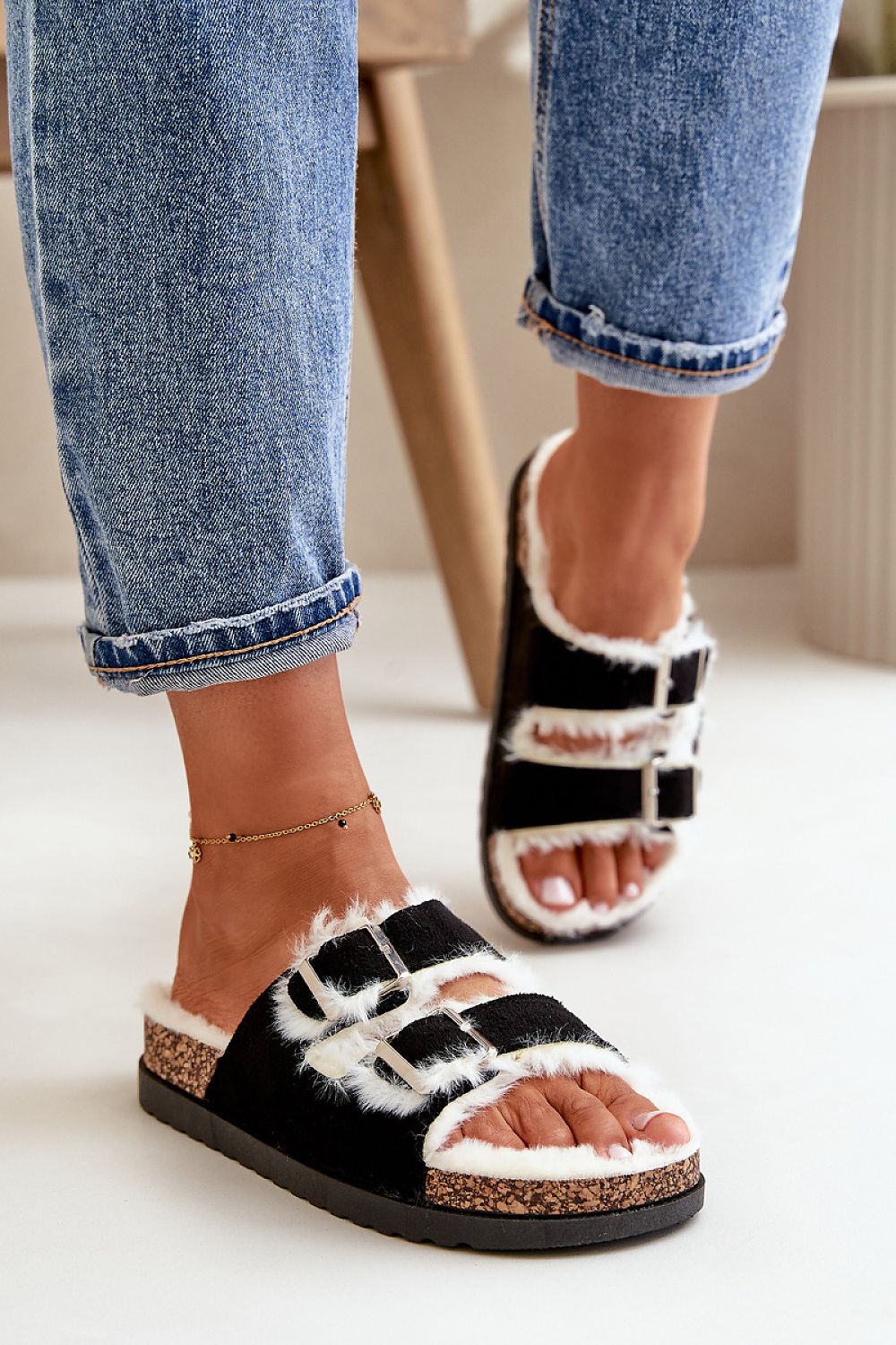 slippers model 199899 Step in style