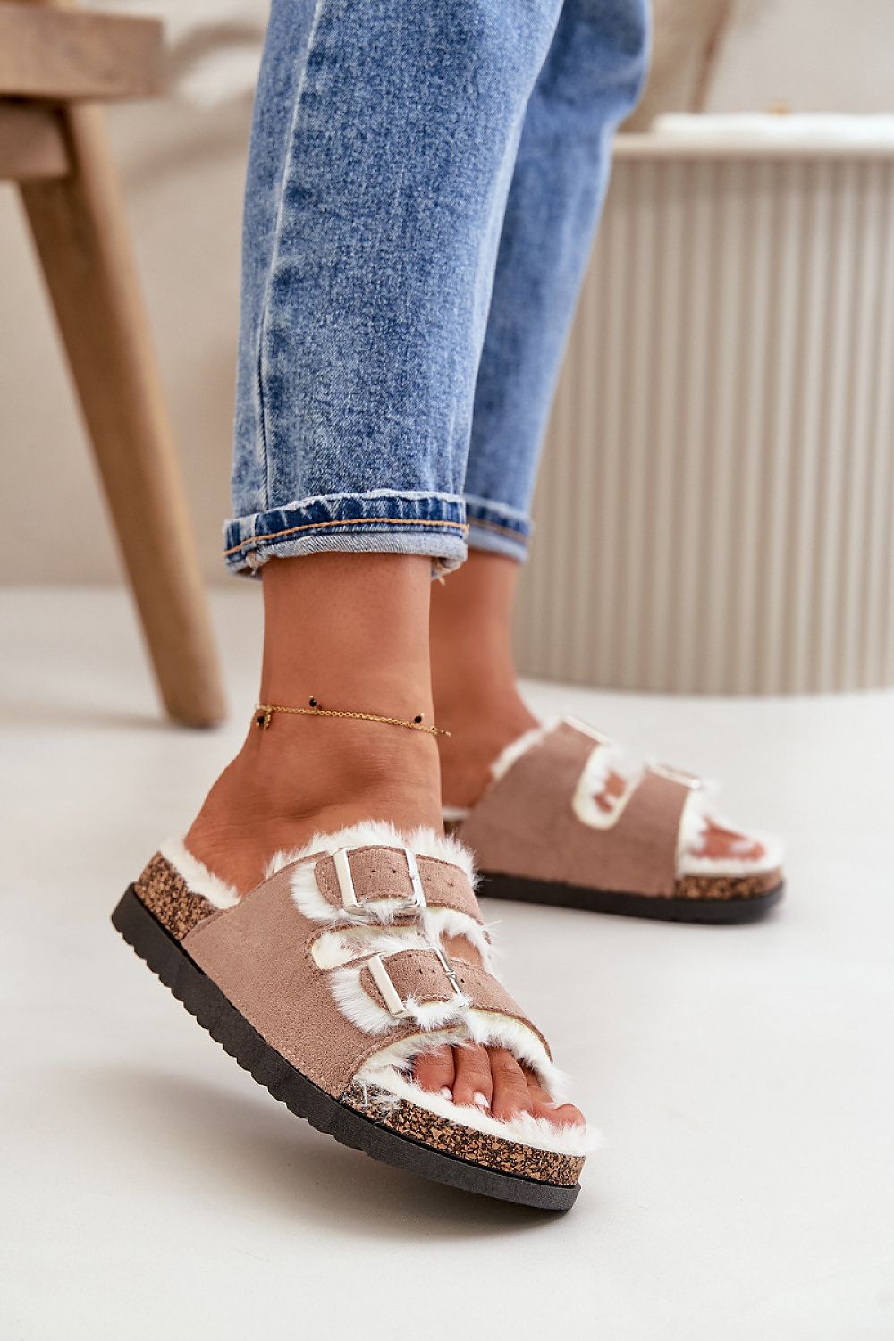 slippers model 199900 Step in style