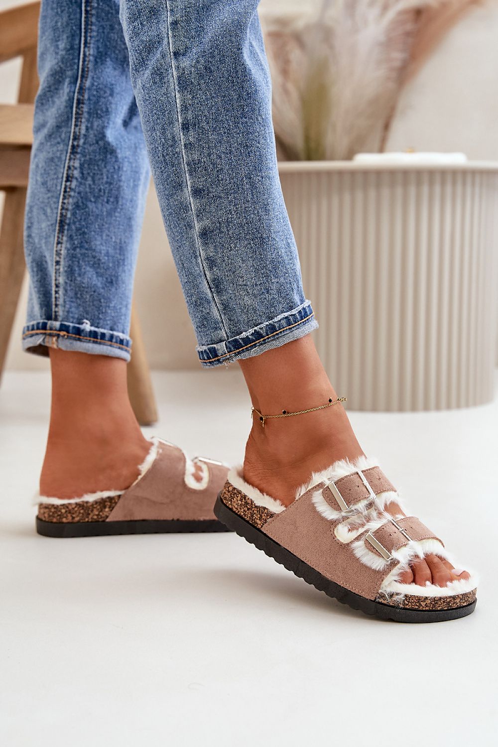 slippers model 199900 Step in style