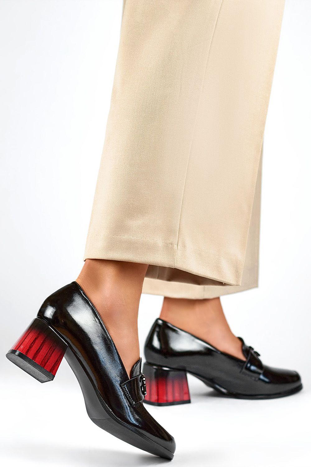 Pumps met dikke hak model 200297 PRIMO