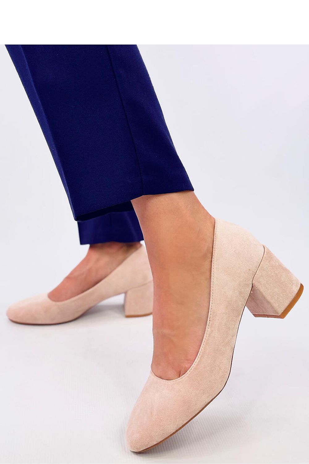 Pumps met dikke hak model 200696 Inello
