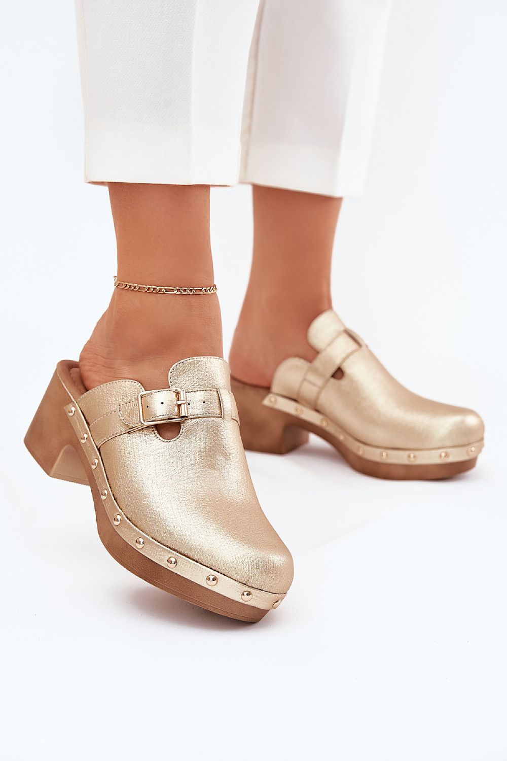 slippers model 214125 Step in style