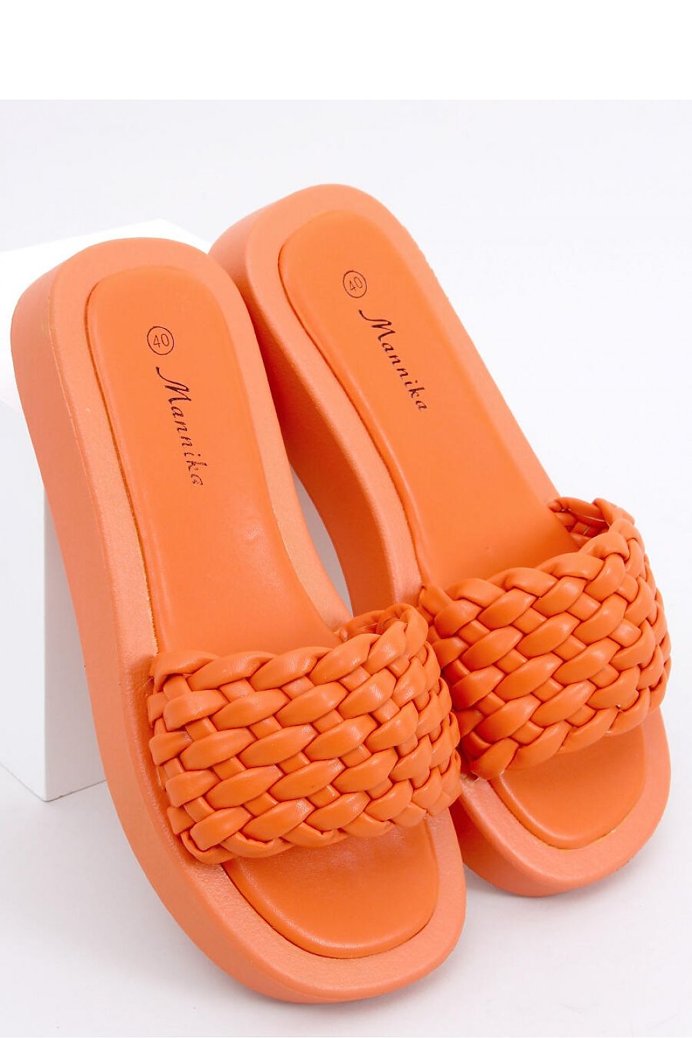 slippers model 164993 Inello