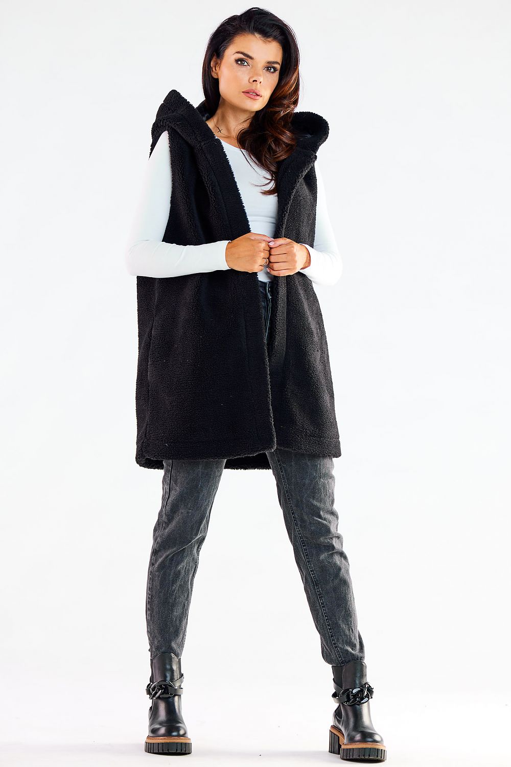 vest model 173893 awama