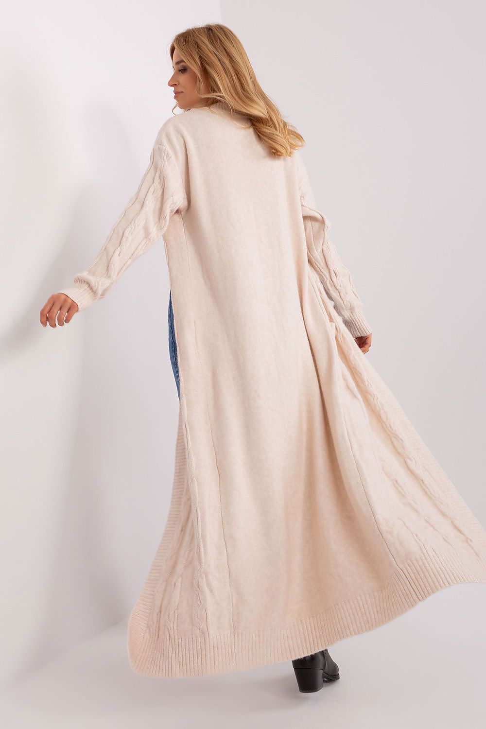 cardigan model 185966 AT