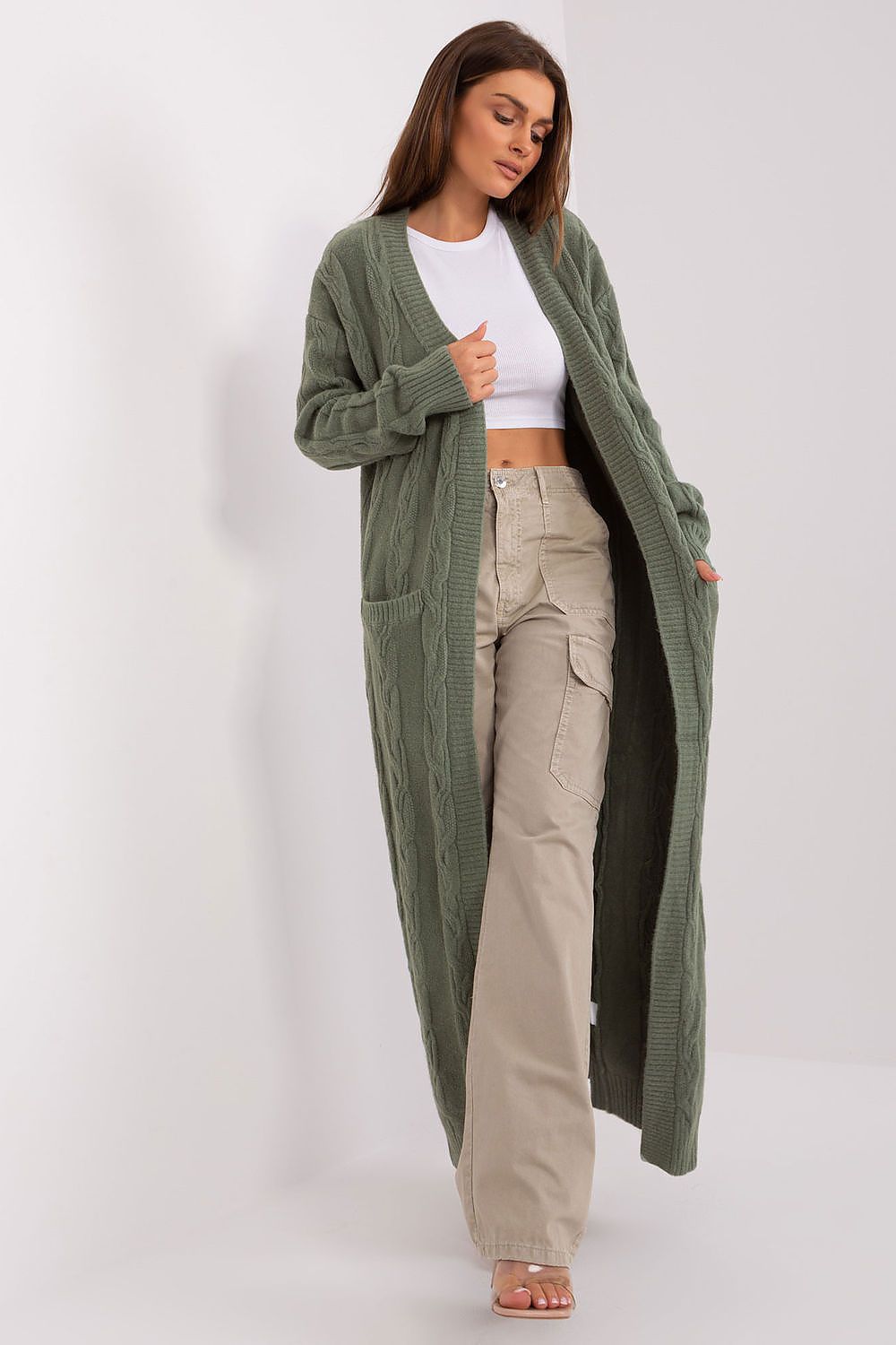 cardigan model 185967 AT
