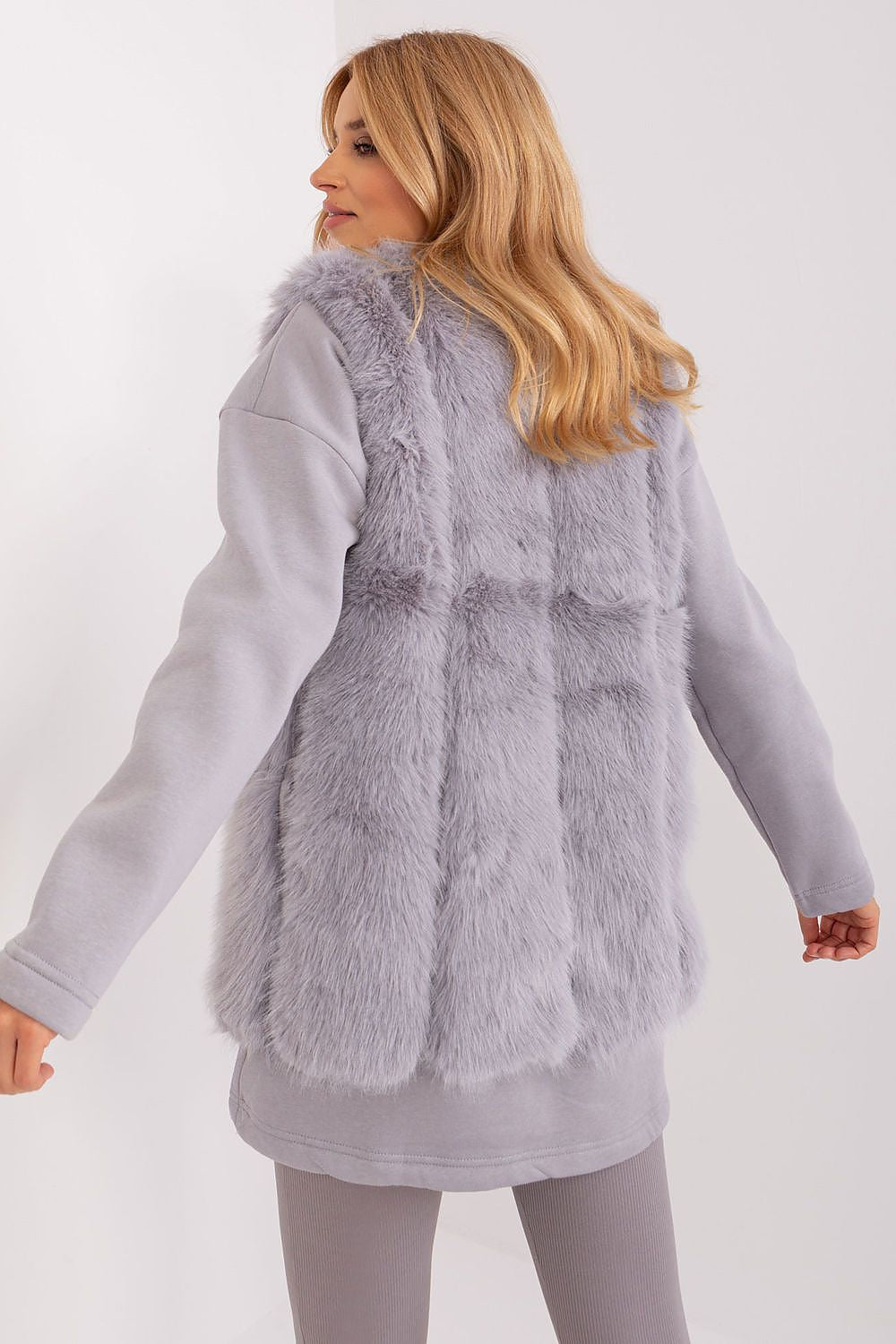 vest model 186700 AT