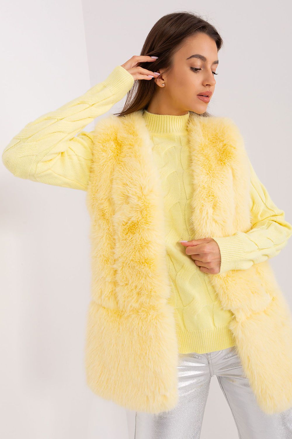 vest model 186702 AT