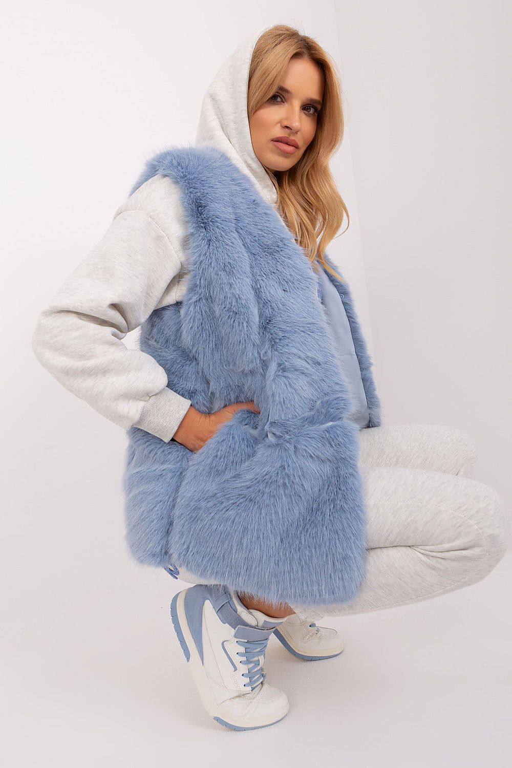 vest model 186706 AT