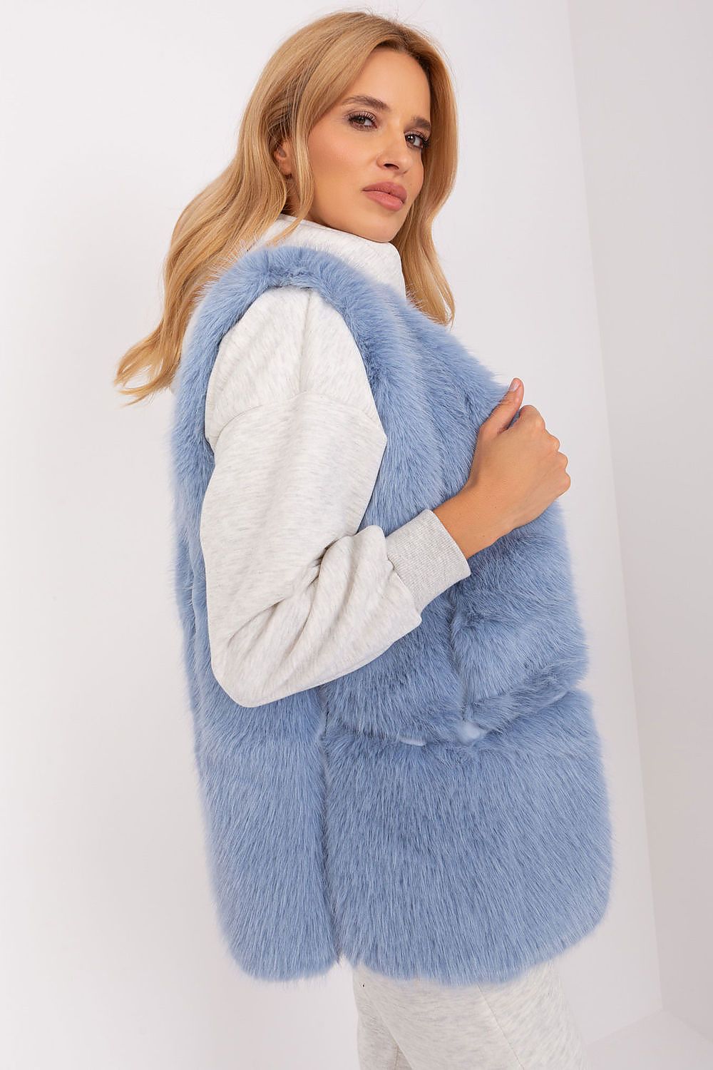 vest model 186706 AT