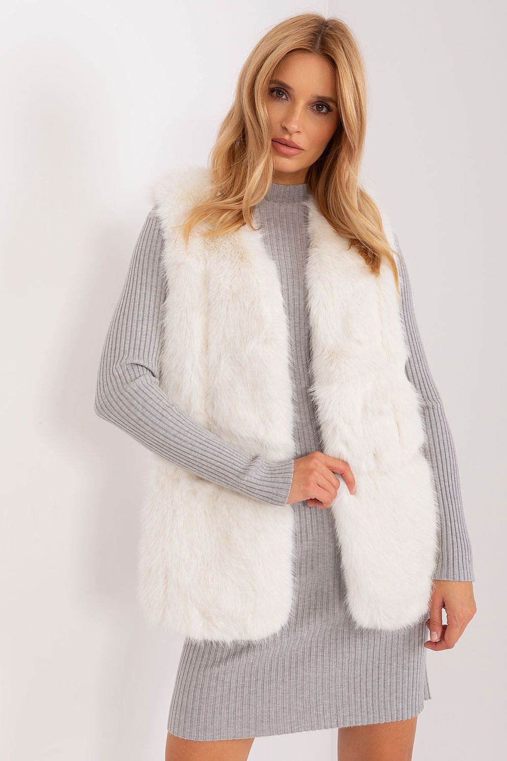 vest model 186709 AT