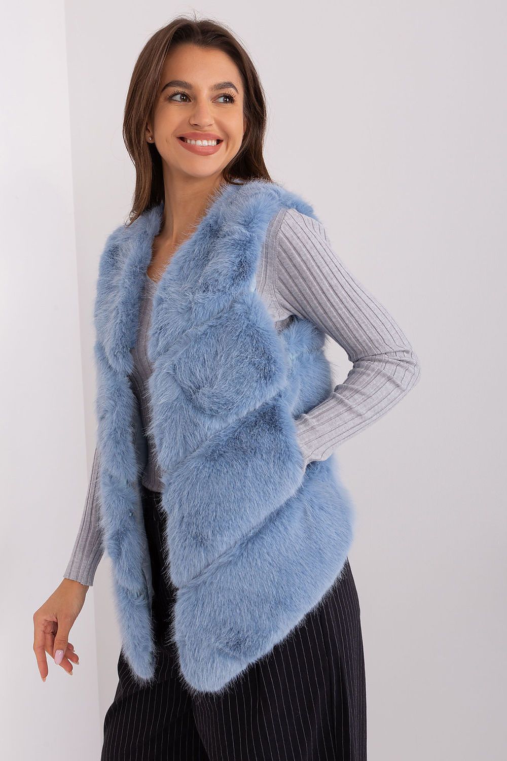 vest model 186711 AT