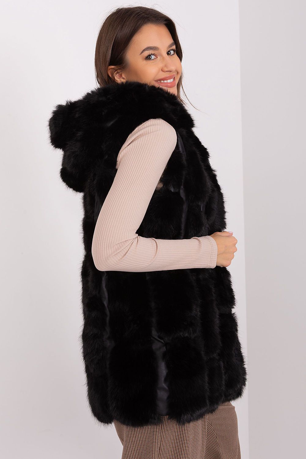 vest model 186717 AT