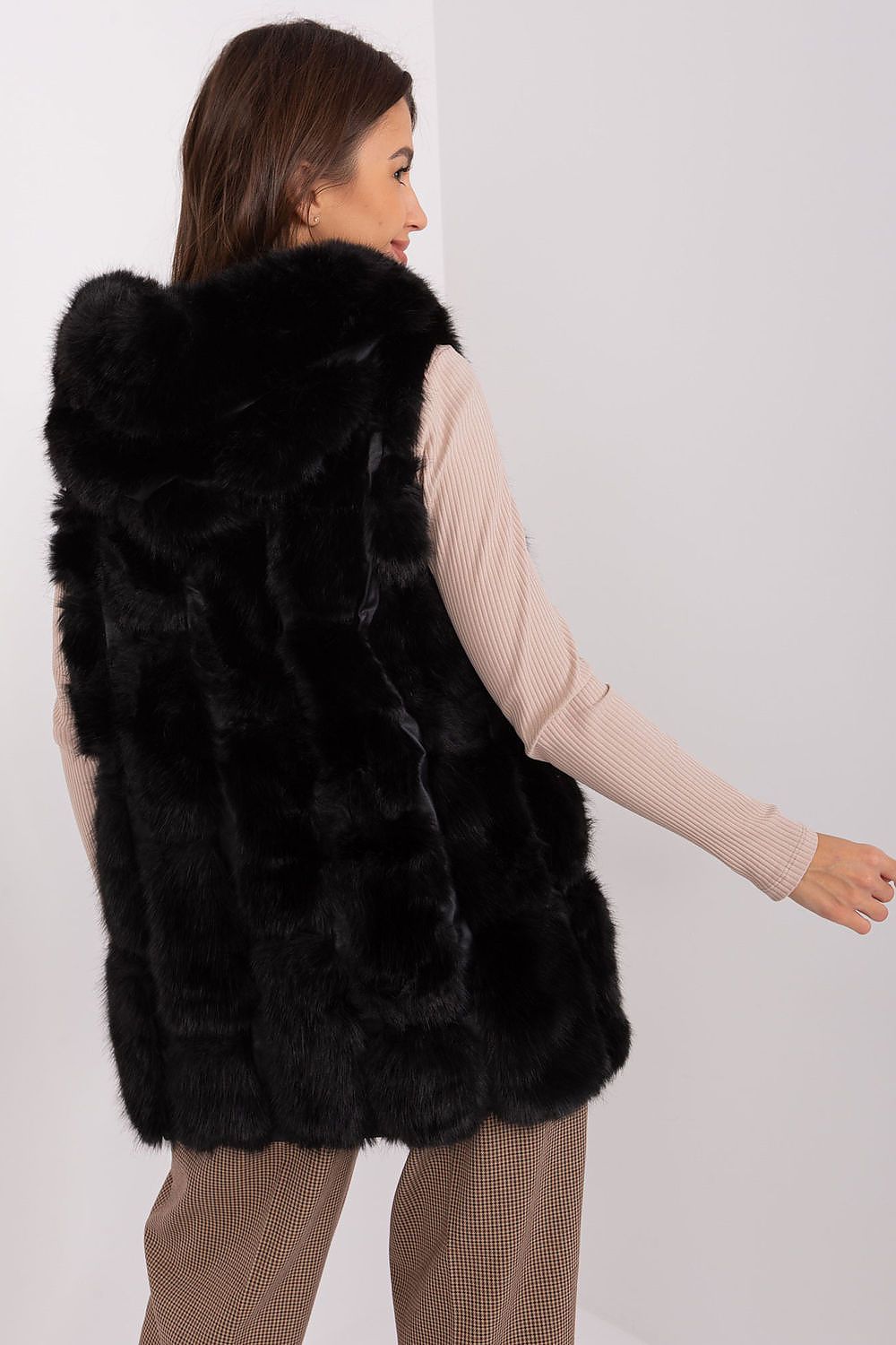 vest model 186717 AT