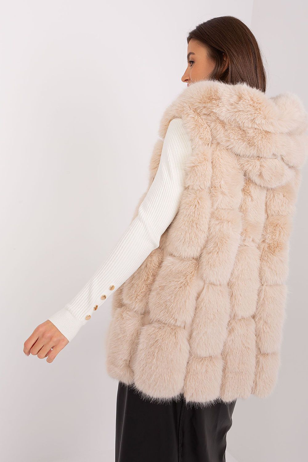 vest model 186719 AT