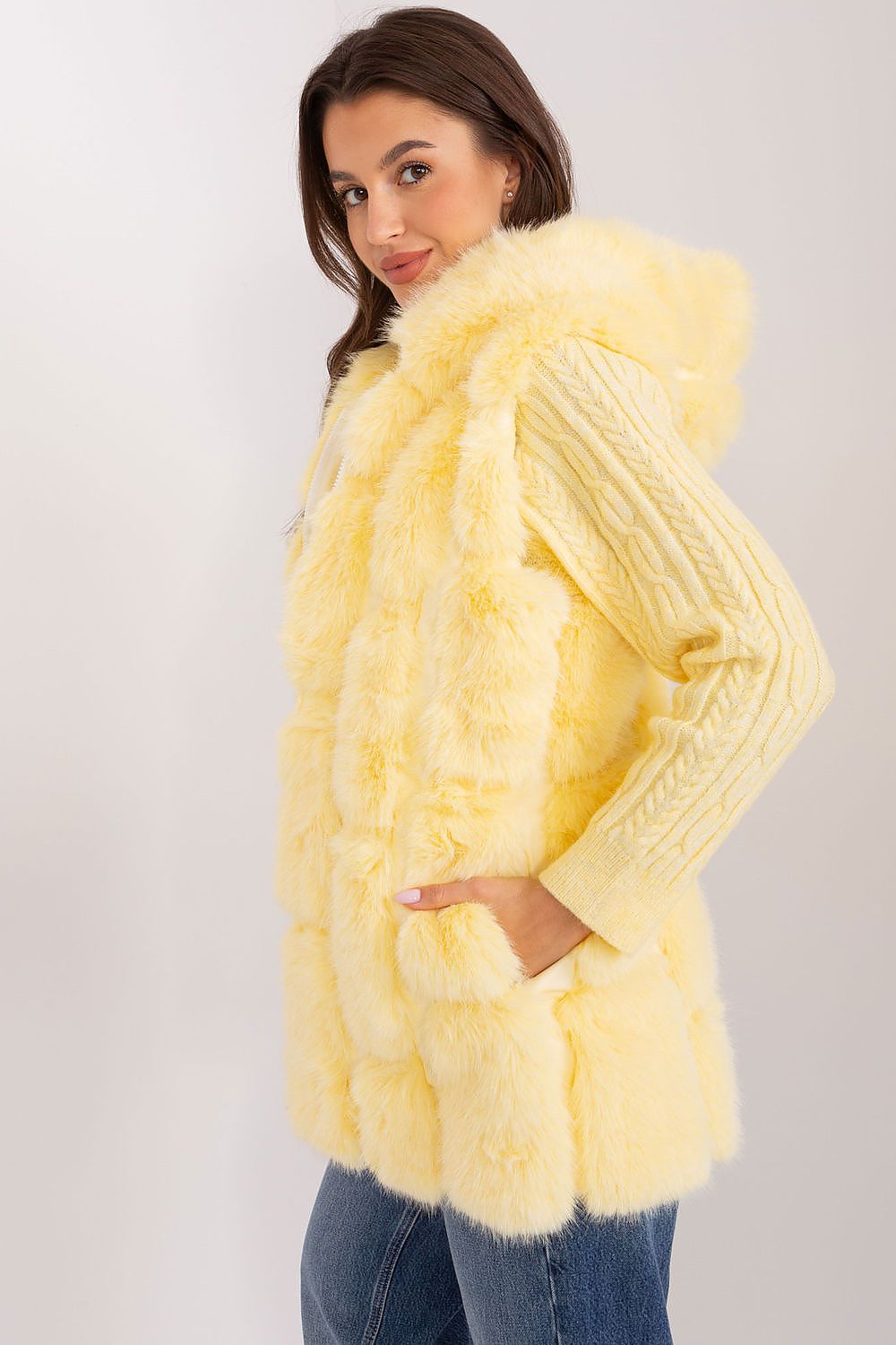vest model 186720 AT
