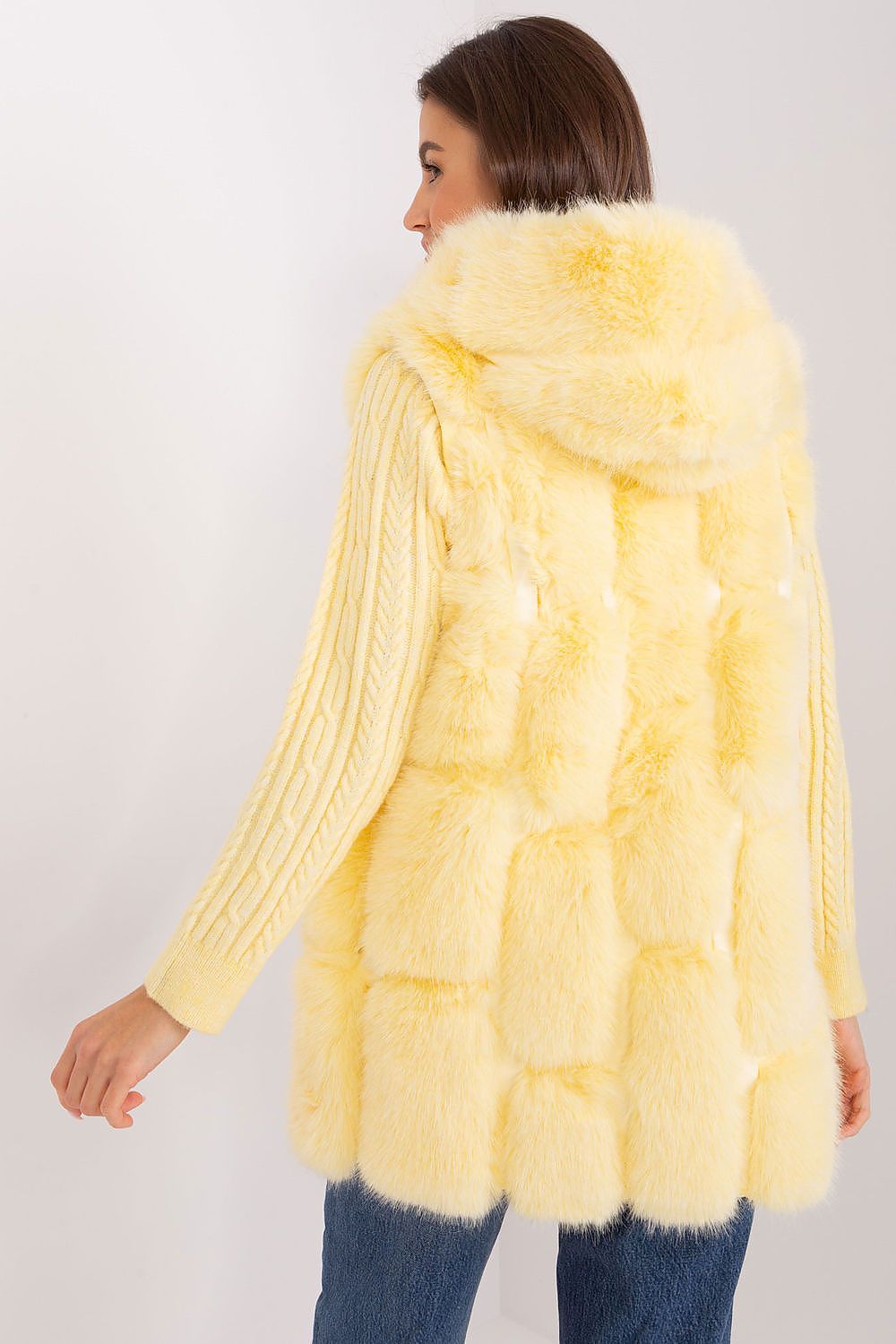 vest model 186720 AT