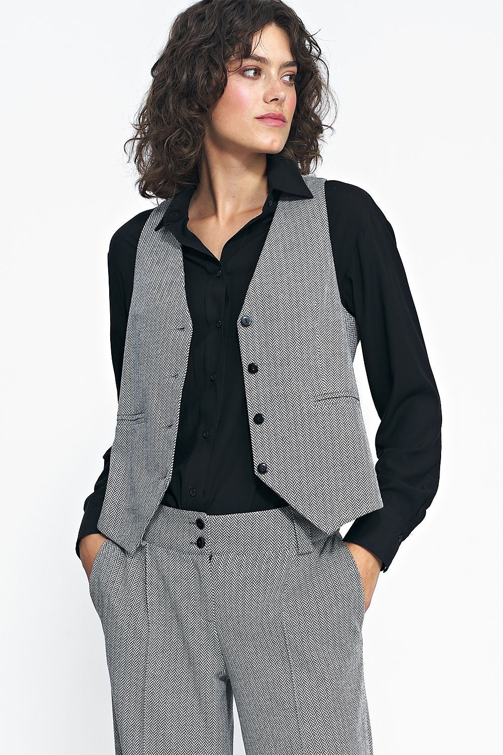 vest model 186845 Nife