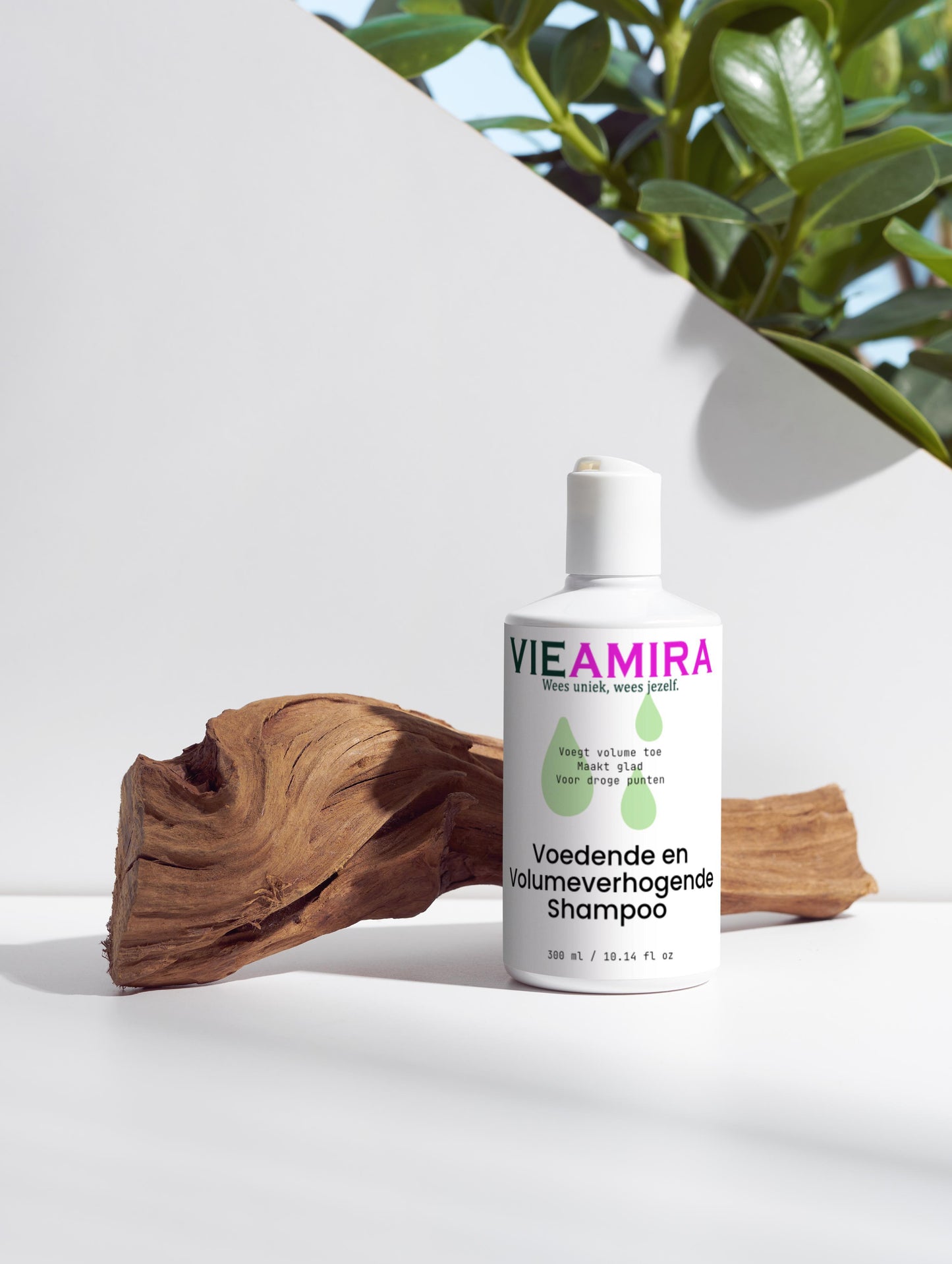 Nourishing and volumizing shampoo