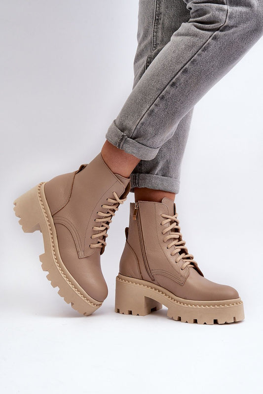 Laarsjes model 191860 Step in style 