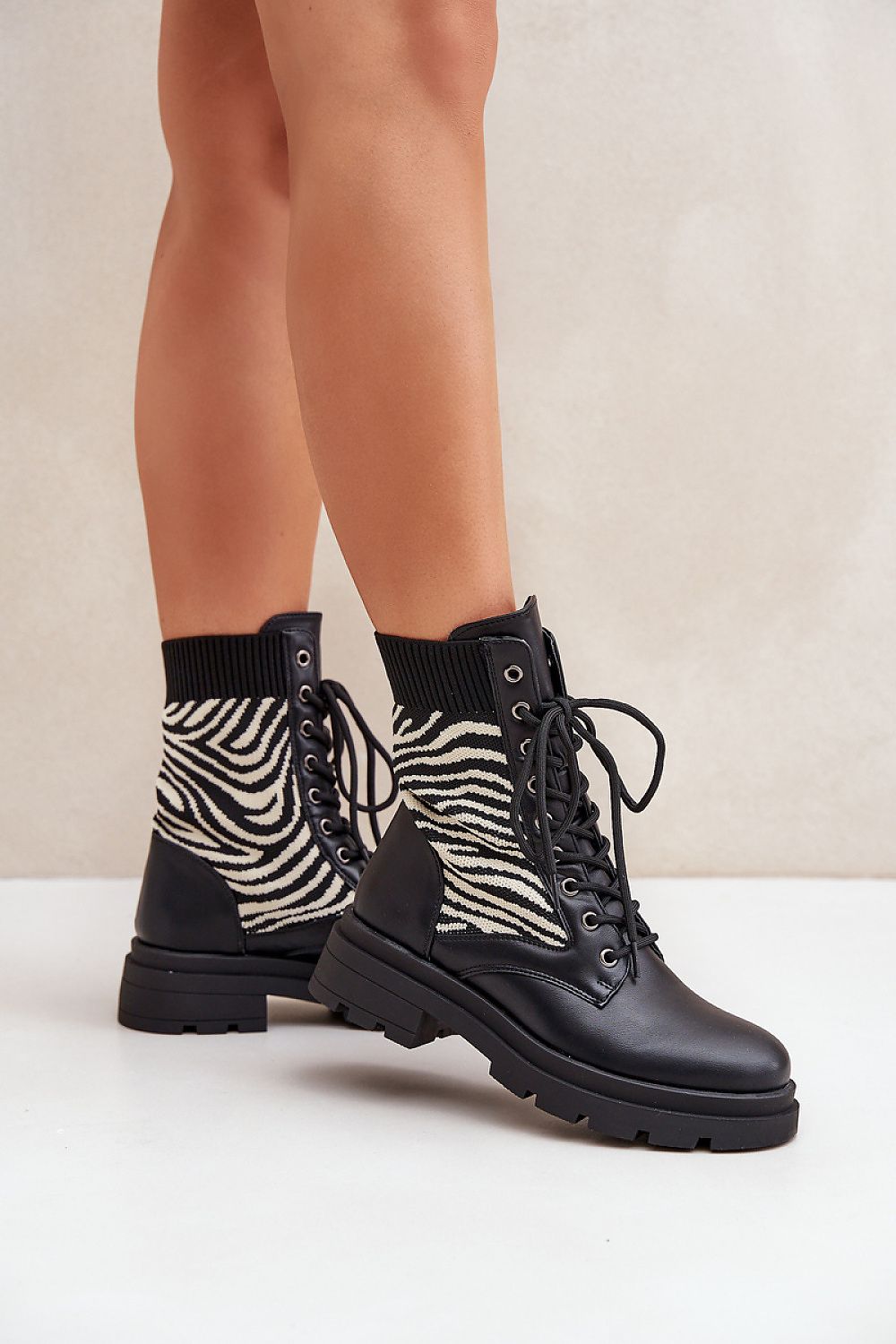  Laarsjes model 204670 Step in style 